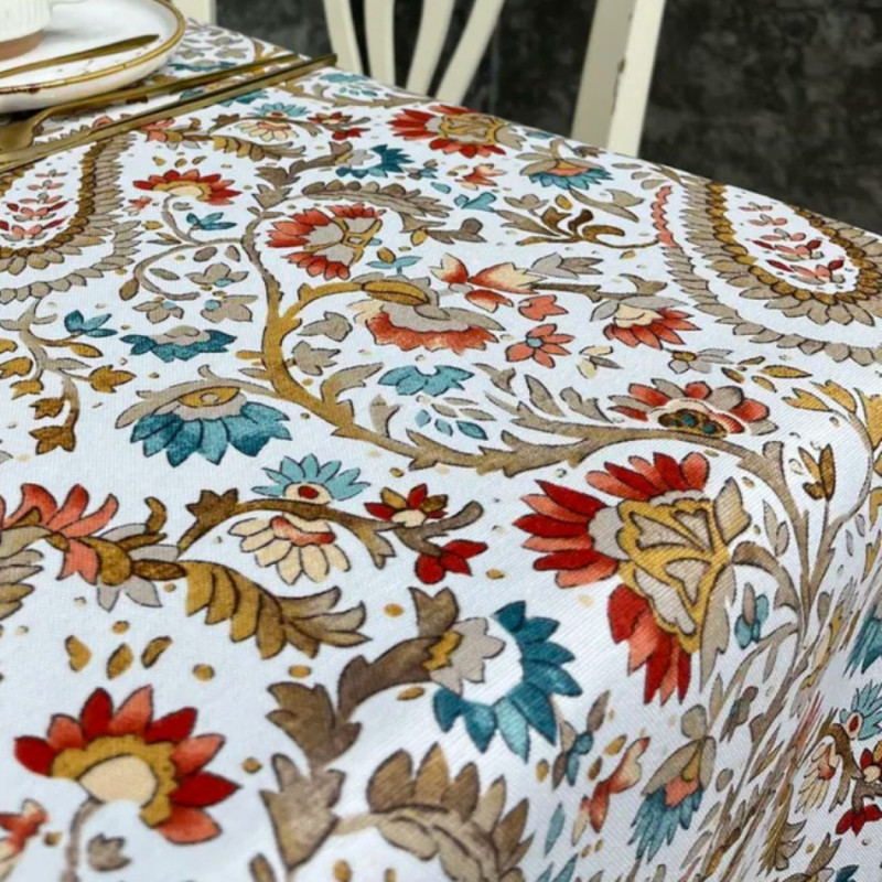 Скатерть с тефлоновым покрытием Пейсли огурцы коричневый 120*120 см 1201085